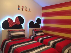 5 Schlafzimmer, Bügeleisen/Bügelbrett, Reisekinderbett, kostenloses WLAN