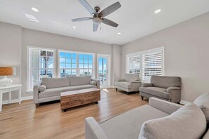 Smart TV, fireplace, video games, offices