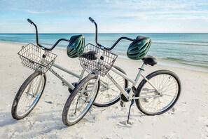Beach nearby - Surfin' Sea | 1 PM Check In! | Modern Updated Gulf-Front Home | Private Pool | FREE Beach Chairs Within Steps | 6-Seat Golf Cart in Garage! | Stunning Views! (Miramar Beach)