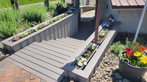 Vacation Rental  with pool and access to Bay with dock and launching abilities.