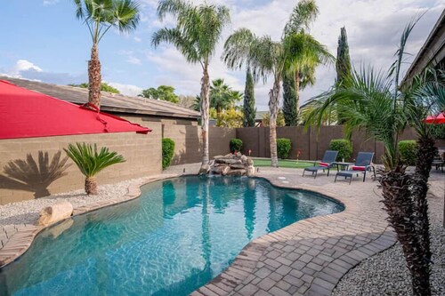 The Sweet Escape, Luxury Home, Private Pool + Spa!