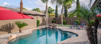 The Sweet Escape, Luxury Home, Private Pool + Spa!