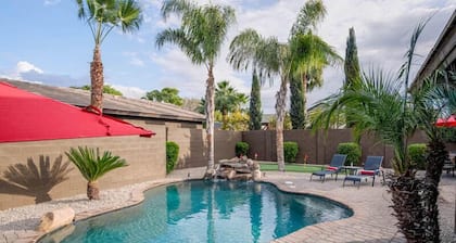 The Sweet Escape, Luxury Home, Private Pool + Spa!