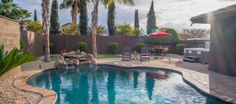 The Sweet Escape, Luxury Home, Private Pool + Spa!