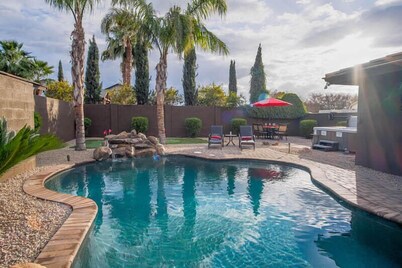 The Sweet Escape, Luxury Home, Private Pool + Spa!
