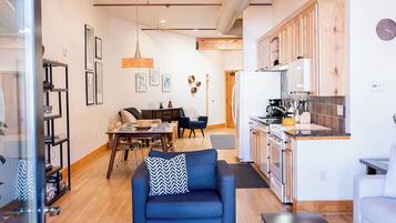 Smart TV, fireplace, DVD player, books