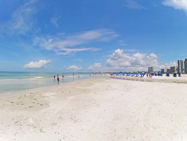 Beach nearby, sun-loungers, beach towels
