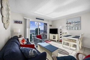 Smart TV - Beautiful Oceanfront Suite with breathtaking views!  (Myrtle Beach)