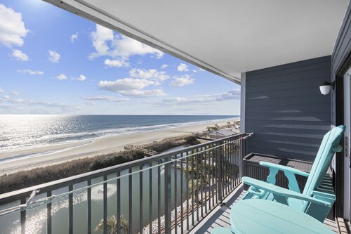 Beautiful Oceanfront Suite with breathtaking views! 