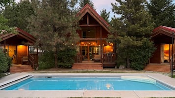 Piscine extérieure, piscine chauffée