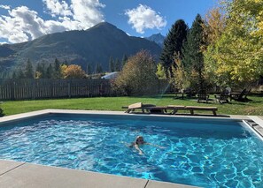 Outdoor pool, a heated pool - Heated Pool, Hot Tub, Fenced Acre for Dogs, Views, EV Charger (Leavenworth)