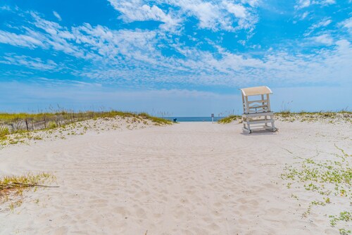 2 Bedroom, Across the street from the beach! & Pup-Friendly!