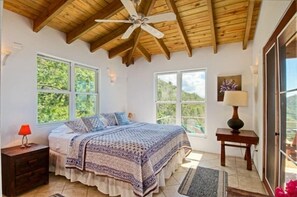 2 多间卧室、办公桌、熨斗/熨衣板、WiFi