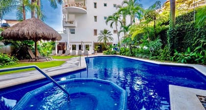 Condominio de lujo (perfecto) Ubicación Casco antiguo-Zona romántica Playa. ¡SIN COLINAS!