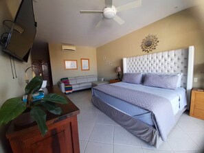 2 bedrooms, in-room safe, desk, iron/ironing board