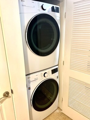 Interior - Stroll to Okaloosa Island Beach at our beachfront condo (Fort Walton Beach)