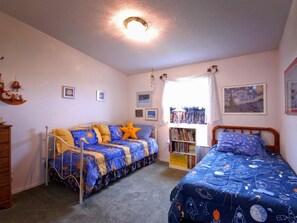 3 bedrooms, iron/ironing board, WiFi, bed sheets - Elk Willows Home -Wildlife & Breathtaking Views-Minutes to Glacier East Entrance (Babb)