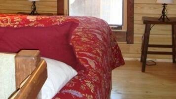 2 bedrooms, travel crib, WiFi, bed sheets