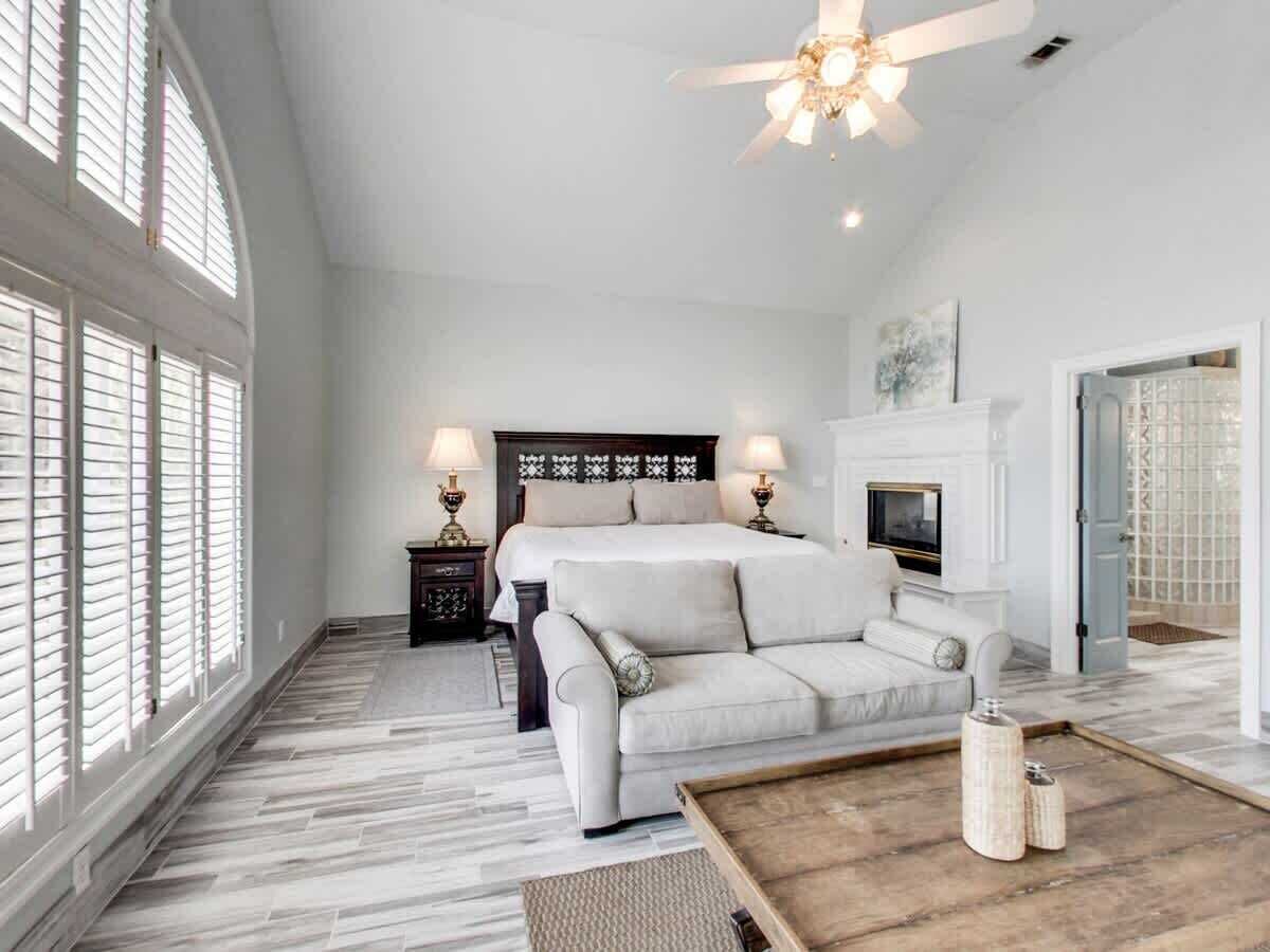 Smart TV, fireplace, video games, DVD player