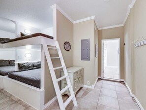 5 chambres, fer et planche à repasser, Wi-Fi gratuit, draps fournis