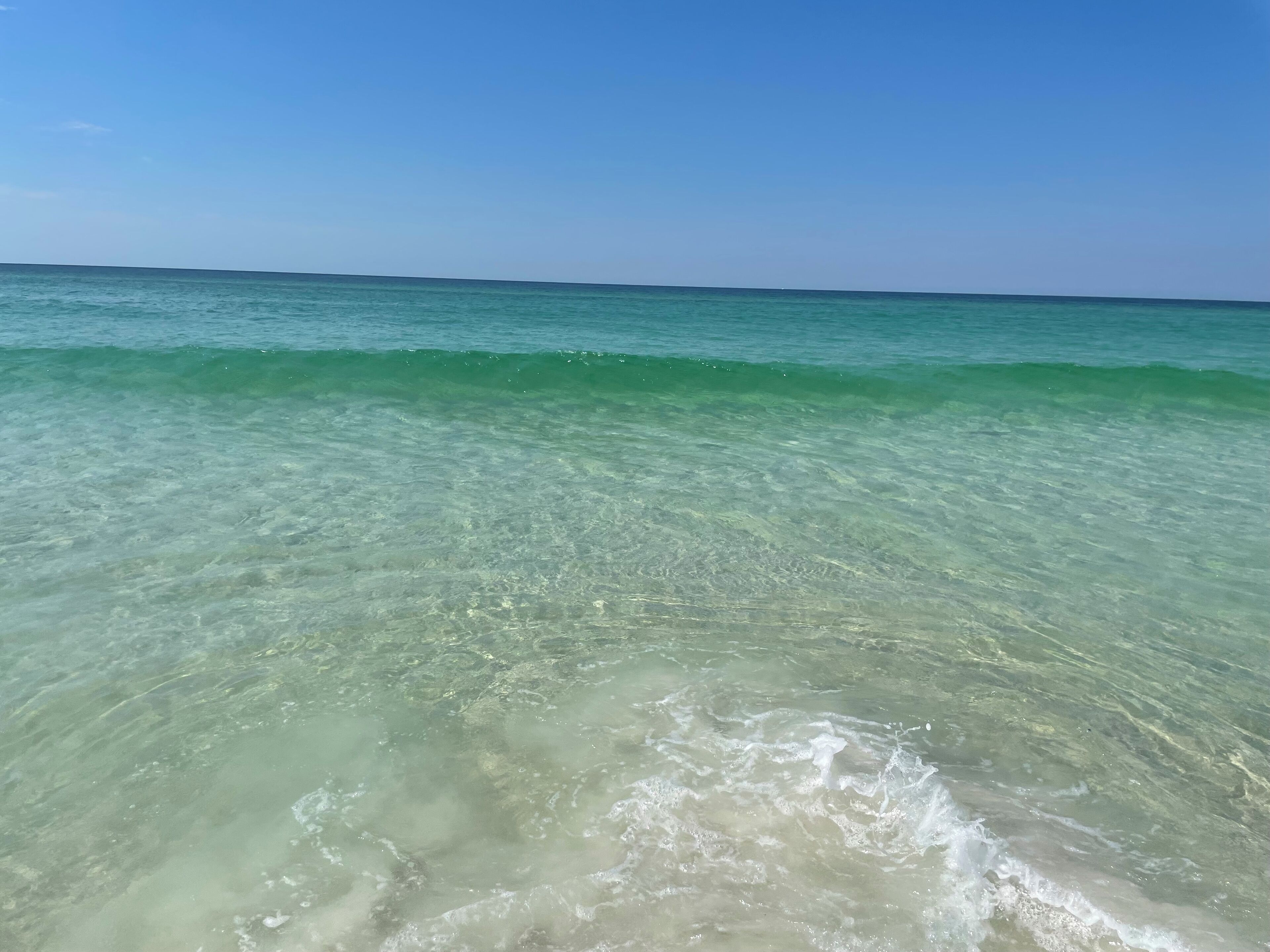 Beach nearby, sun loungers, beach towels