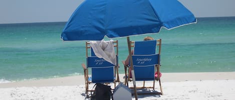 Beach nearby, sun-loungers, beach towels