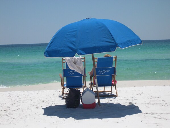 Beach nearby, sun-loungers, beach towels