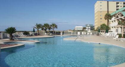 Vistas del Golfo! Libro de agosto y septiembre ahora! 2BR-2BA, capacidad para 6 personas, 6 piscinas, muchas comodidades