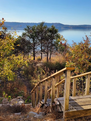 Kesä 195 / yö, LUXURY LAKEFRONT CONDO, 2 KING BEDS / 2 bth, 10 min Bransoniin