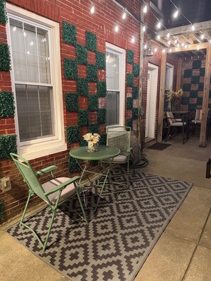 屋外ダイニングエリア