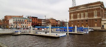 Hidden Fells Point Gem / Private Courtyard Patio