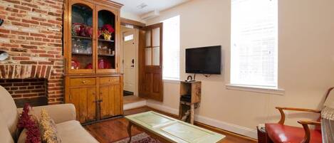 Smart-tv, dvd-afspiller, kontorer