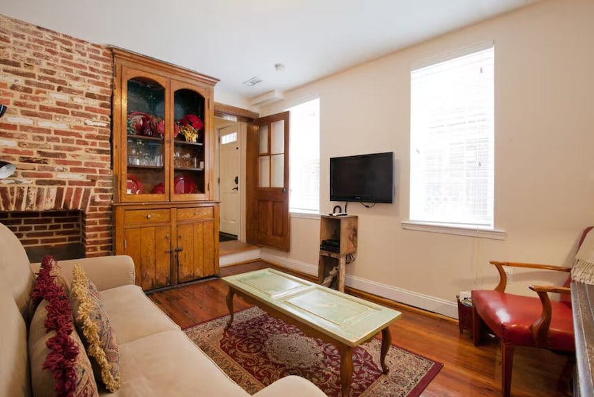 Hidden Fells Point Gem / Private Courtyard Patio - Essex, MD