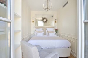 1 chambre, fer et planche à repasser, lit parapluie, Wi-Fi gratuit