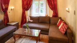 TV, fireplace, stereo - 4 Room Apt. by Old Town Square in Historic Center, next to Garden (Prague 1)