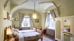 2 bedrooms, iron/ironing board, WiFi (free), bed sheets - 4 Room Apt. by Old Town Square in Historic Center, next to Garden (Prague 1)