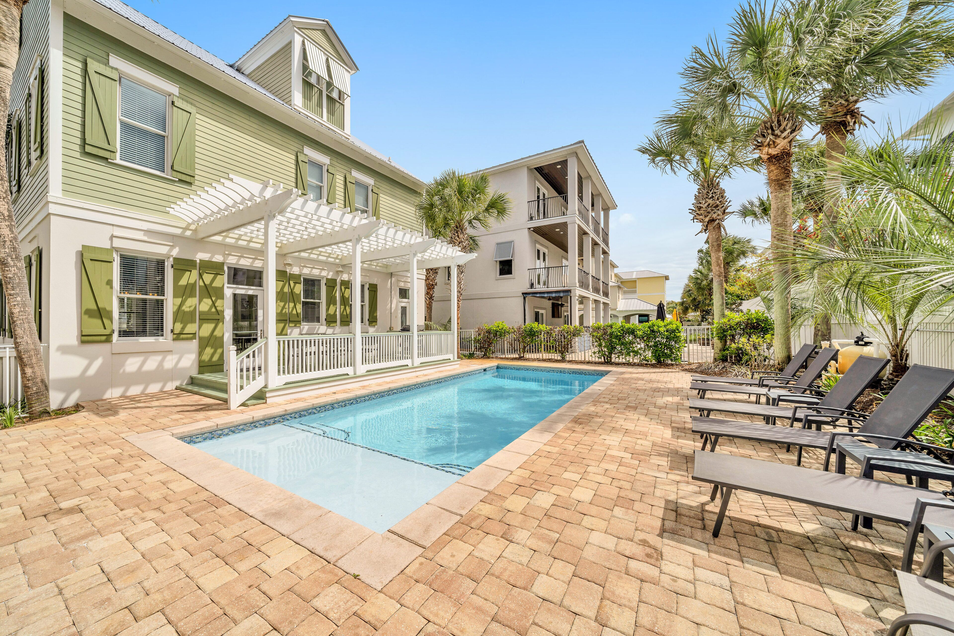 3 Night Minimum Fall Specials! Free Beach Chairs Thru November! Private Pool! Media Room/Kids Den!