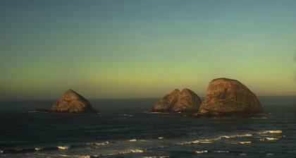 Knotty Pine Oceanside Cabin-Awesome Ocean View- CLOSED FOR REBUILD