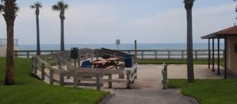 Seatreat - Adorable House Steps to Beach & Marina