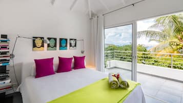 4 Schlafzimmer, Zimmersafe, Schreibtisch, Bügeleisen/Bügelbrett