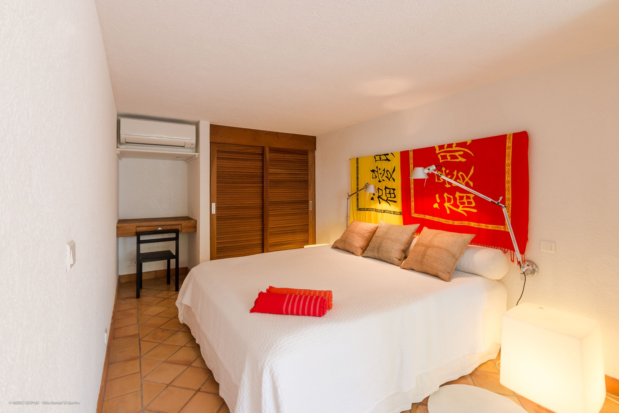 4 bedrooms, in-room safe, desk, iron/ironing board
