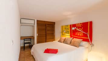 4 habitaciones, caja de seguridad en la habitación y escritorio
