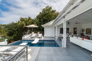 An infinity pool