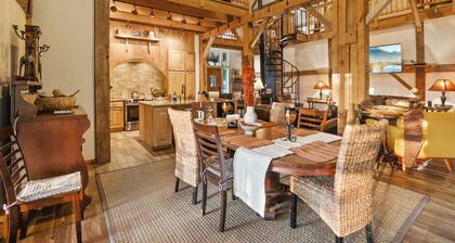 Experience the romance of a BARN. "DO YOU THINK YOU LIVE IN A BARN"YES!!