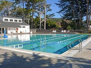 Piscine extérieure, piscine chauffée