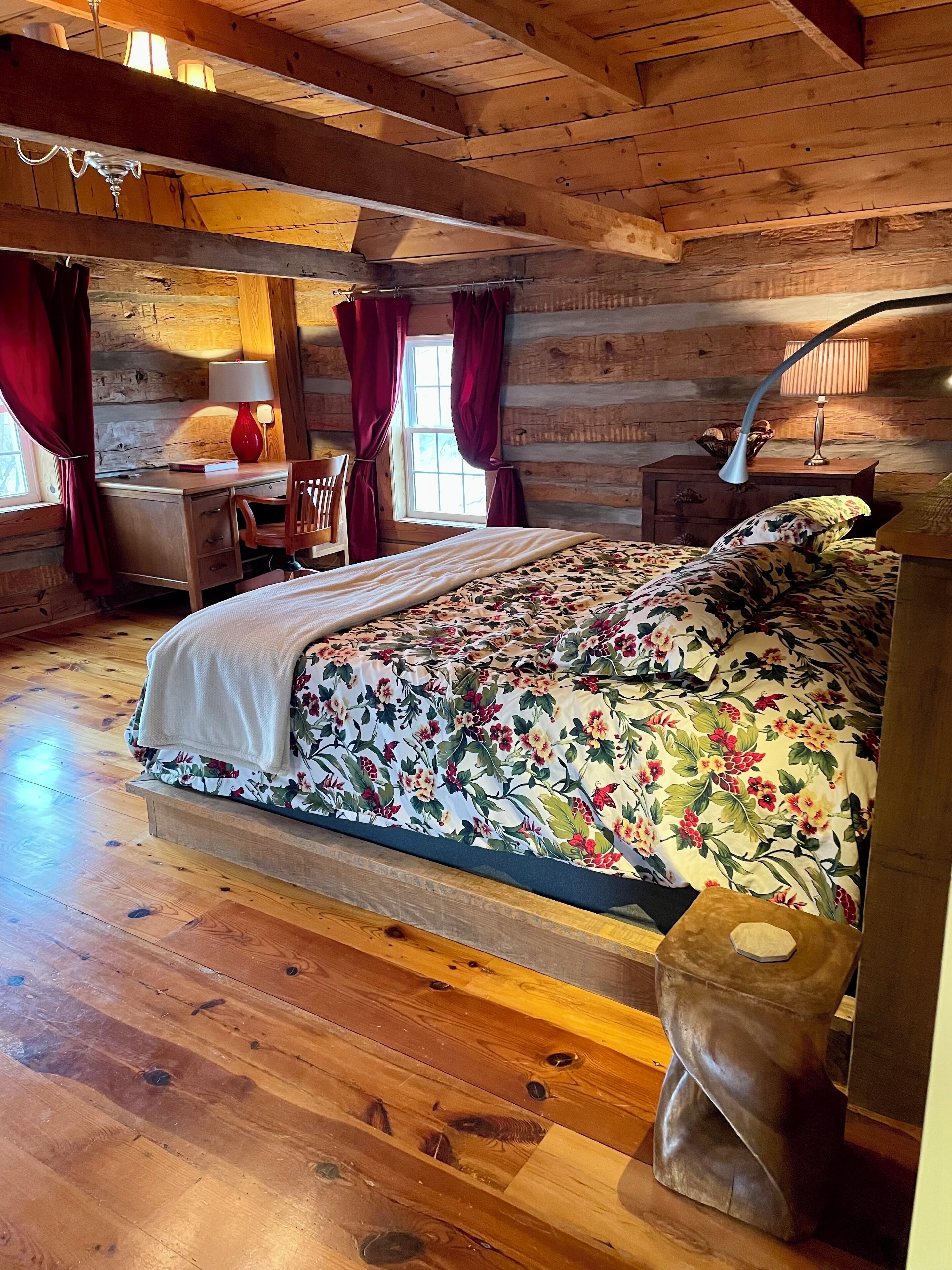 5 Schlafzimmer, Schreibtisch, Bügeleisen/Bügelbrett, Reisekinderbett