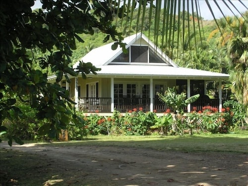 Kaunis Plumeria Cottage-Anini Beach Plantation Style Home