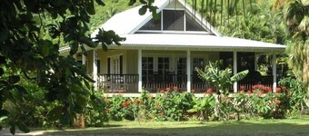 Schönes Plumeria-HÀuschen-Anini Strand-Plantagen-Art-Haus