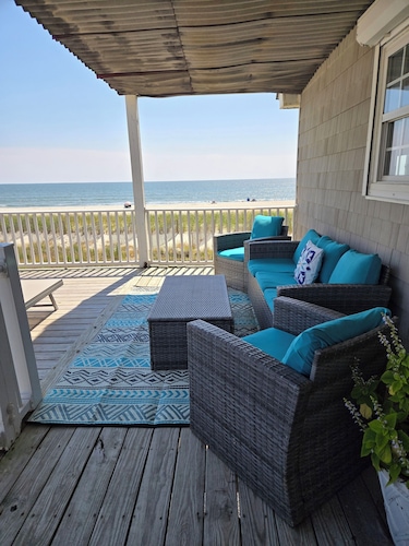 OCEANFRONT 5BR/3BA Linens/Towels.XLrge Kitchen. 3-Ocean Decks.Beach items incl.