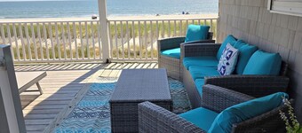 OCEANFRONT 5BR/3BA Linens/Towels.XLrge Kitchen. 3-Ocean Decks.Beach items incl.